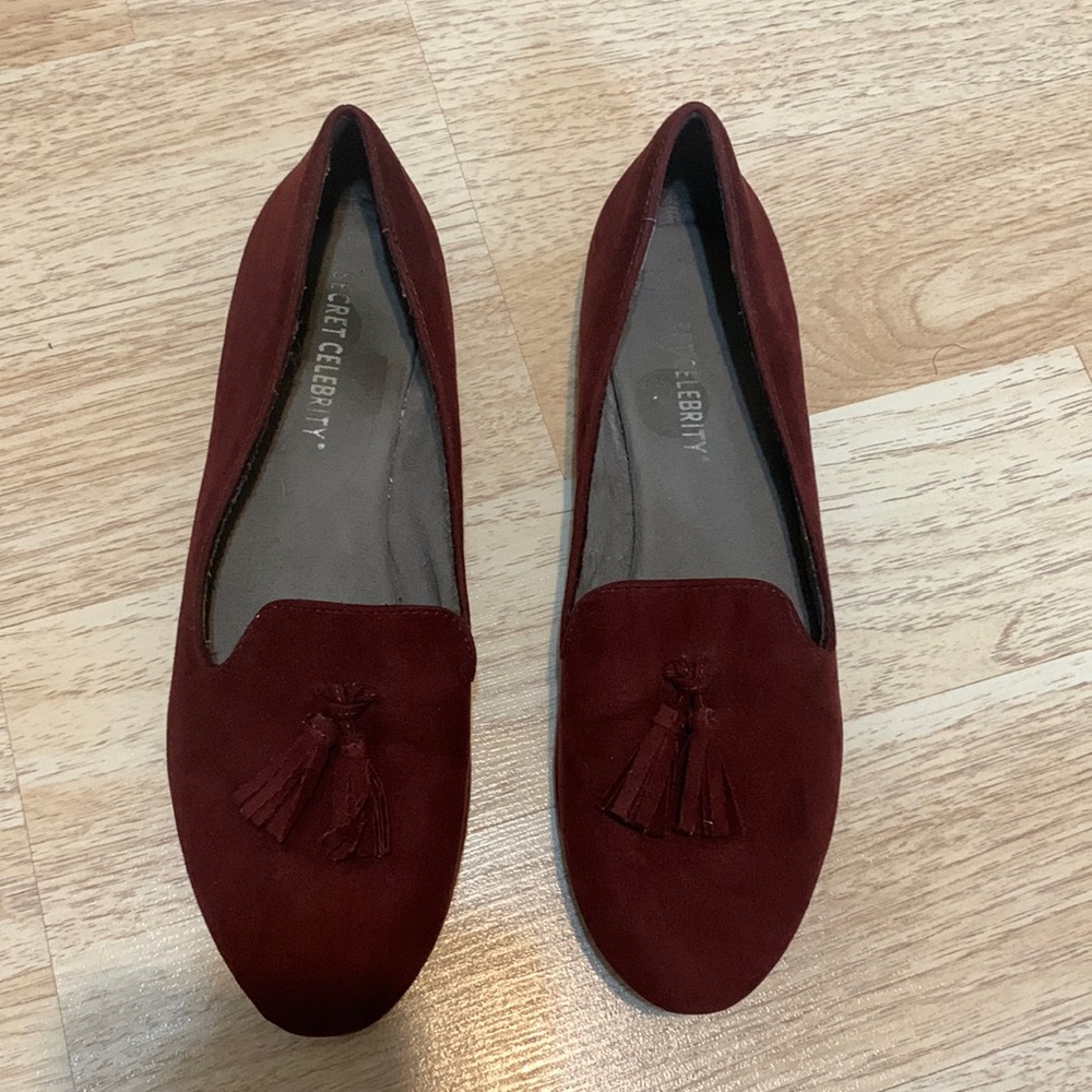 Women’s Maroon Flats